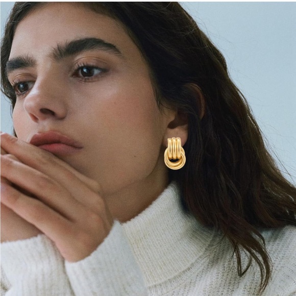 NEW Large Bow Earrings in Gold/Silver - Geometric Stud Earrings for Women - Picture 2 of 5